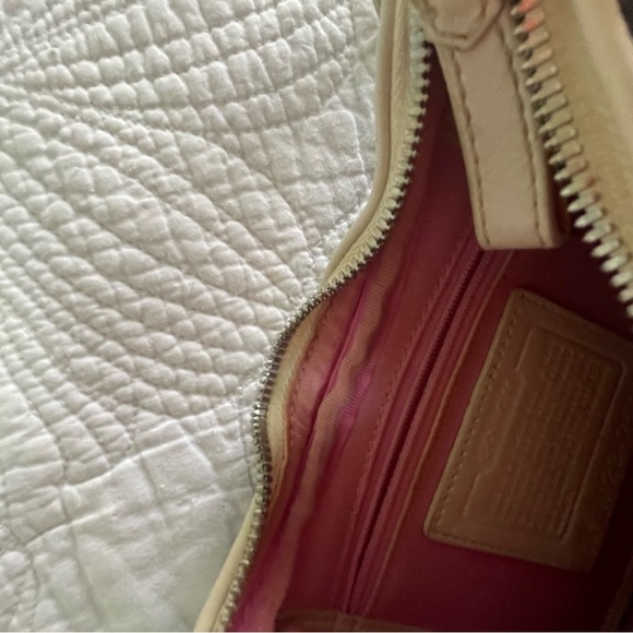 Vintage Coach Black and White Shoulder Bag - Picture 5 of 5